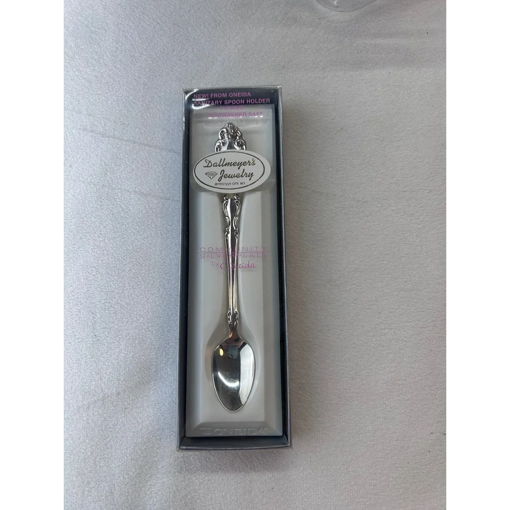 Oneida Affection‎ Feeder Silver Plated Spoon Made In Usa
